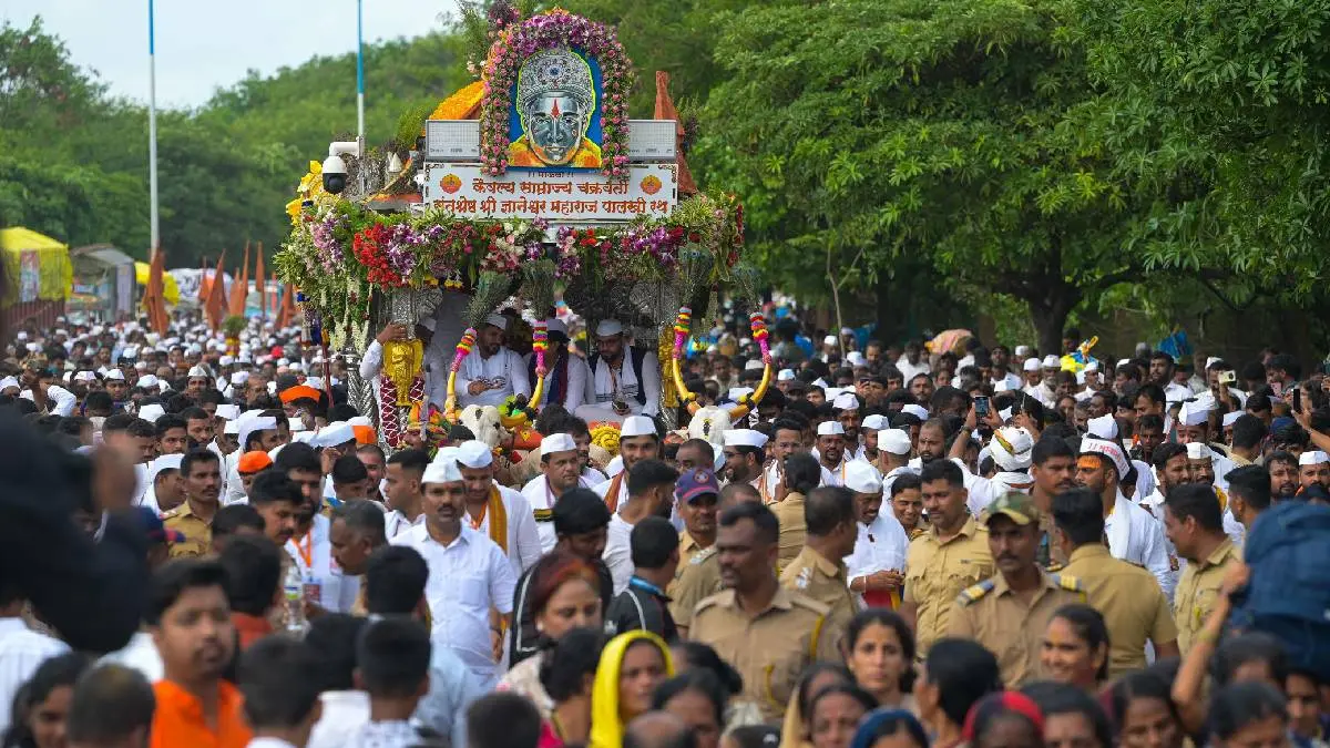 पालखी मार्गावरील वाहतूक पर्यायी मार्गाने वळविण्याबाबतचे जिल्हाधिकाऱ्यांचे आदेश जारी - Chalta Bolata News