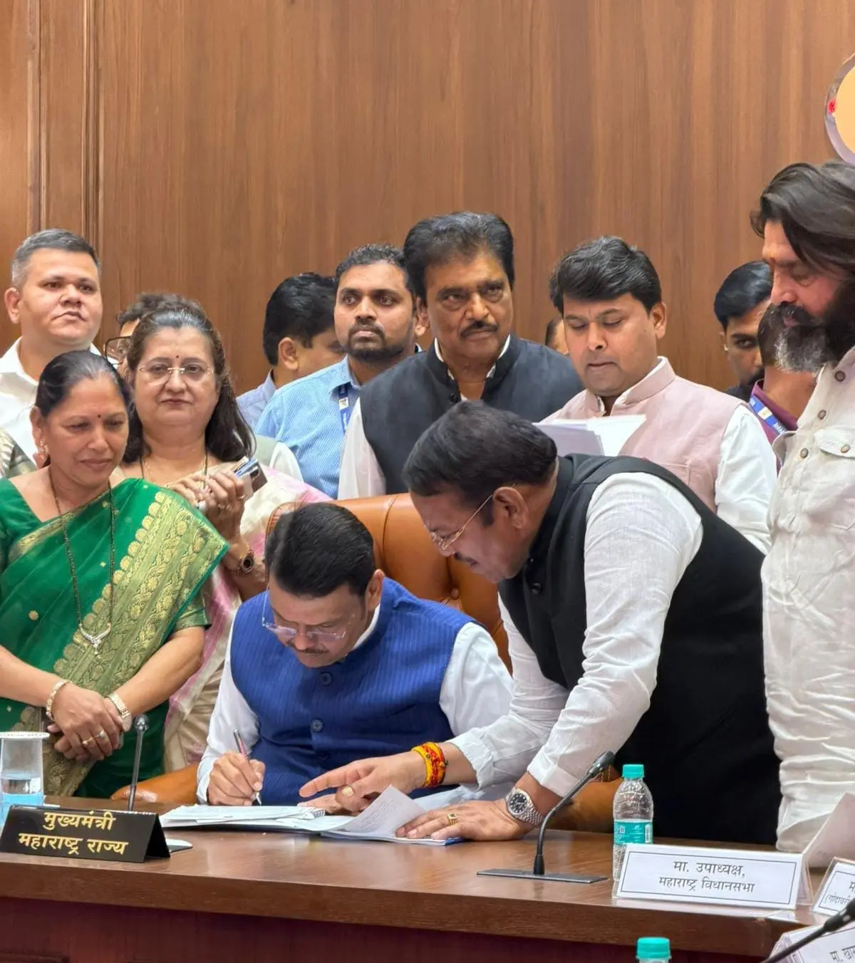 ताथवडे पशुसंवर्धन विभागाच्या जागेतील ११ लाख झाडांवर कुऱ्हाड नको; पोलिसांना पर्यायी जागा देण्याची खासदार श्रीरंग बारणे यांचे मुख्यमंत्र्यांकडे मागणी&nbsp; - Chalta Bolata News