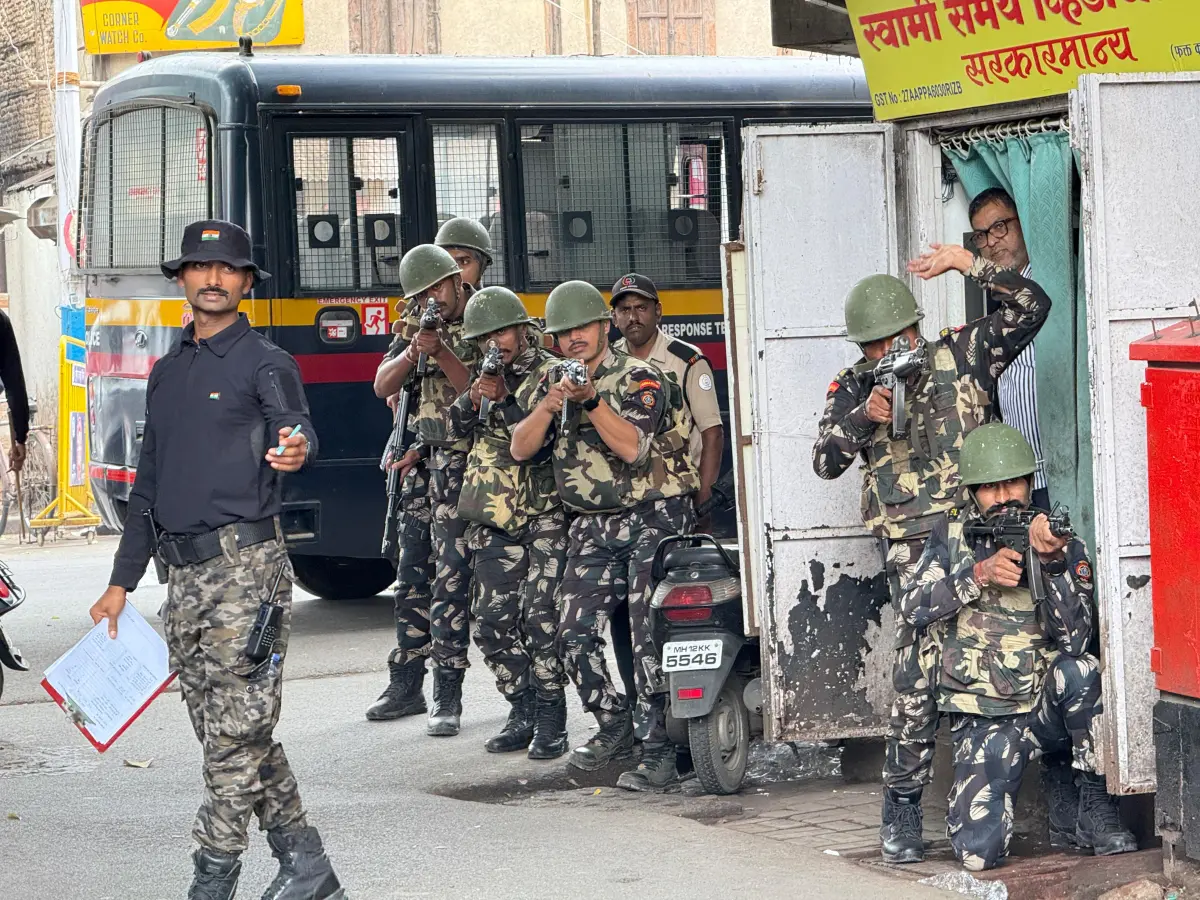 महात्मा फुले मंडई मेट्रो स्थानकात मॉक ड्रिल; गणेशोत्सवाच्या पार्श्वभूमीवर पुणे पोलीस व मेट्रो सज्ज